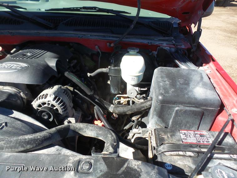 image for item DB0536 2004 Chevrolet Silverado 1500 Crew Cab pickup truck