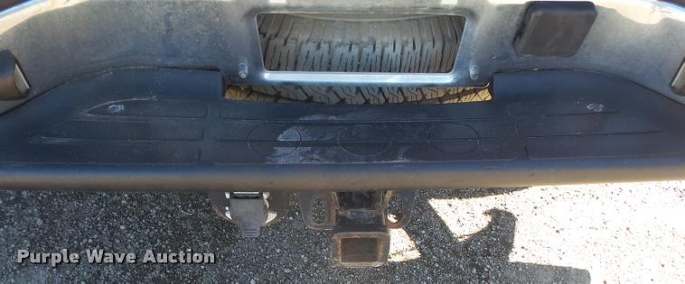 image for item DB0536 2004 Chevrolet Silverado 1500 Crew Cab pickup truck