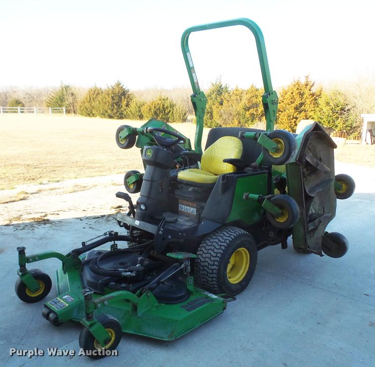 image for item DB0645 2013 John Deere 1600 Series II Turbo lawn mower