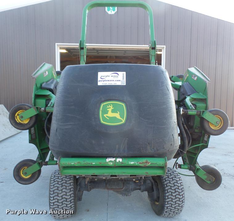 image for item DB0645 2013 John Deere 1600 Series II Turbo lawn mower