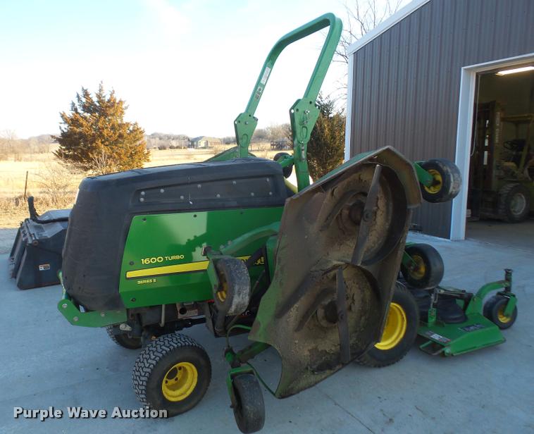 image for item DB0645 2013 John Deere 1600 Series II Turbo lawn mower