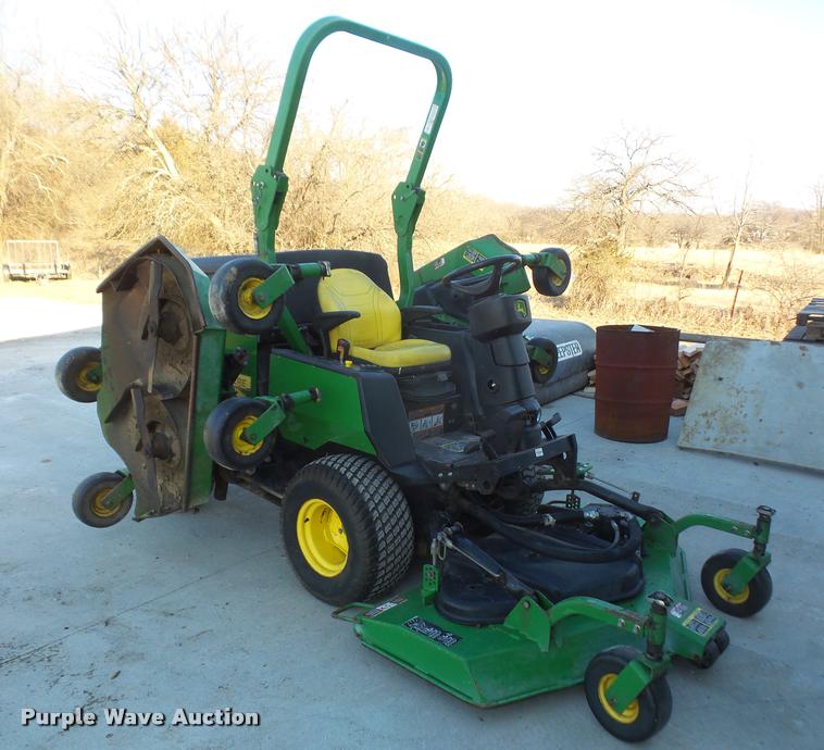 image for item DB0645 2013 John Deere 1600 Series II Turbo lawn mower