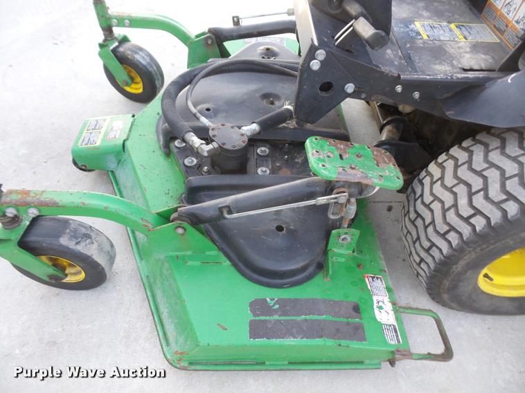 image for item DB0645 2013 John Deere 1600 Series II Turbo lawn mower