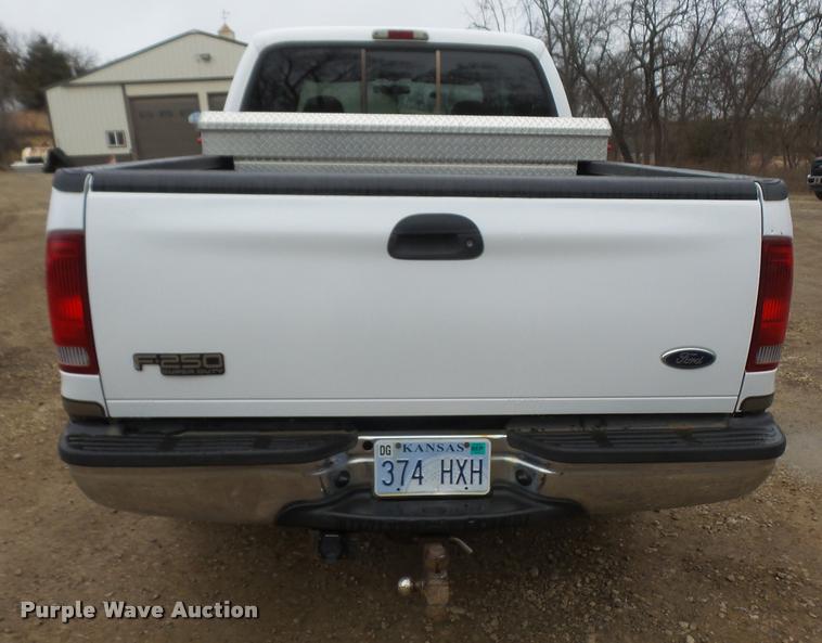 image for item DB0658 2002 Ford F250 Super Duty Crew Cab pickup truck