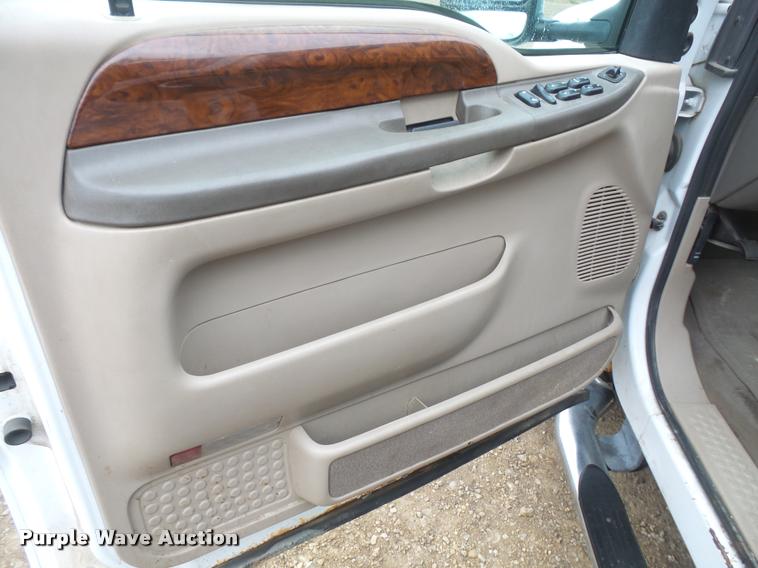 image for item DB0658 2002 Ford F250 Super Duty Crew Cab pickup truck