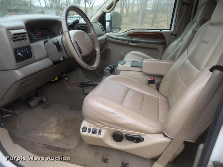 image for item DB0658 2002 Ford F250 Super Duty Crew Cab pickup truck