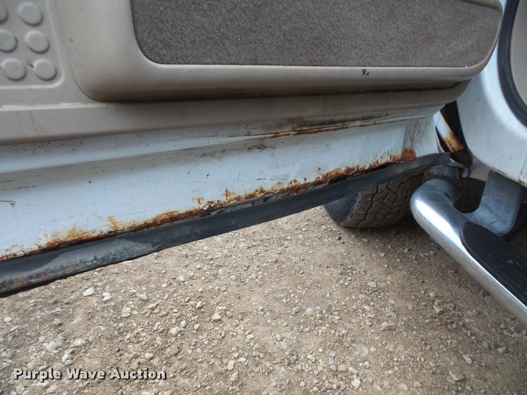 image for item DB0658 2002 Ford F250 Super Duty Crew Cab pickup truck