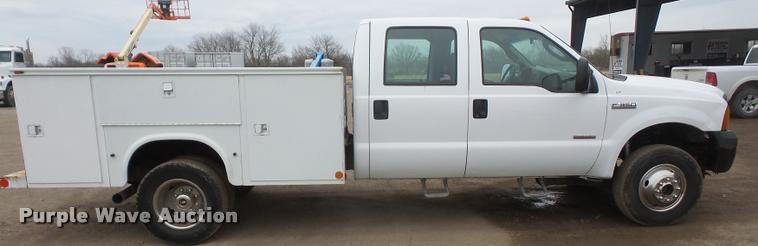 image for item DB0677 2007 Ford F350 Super Duty Crew Cab utility bed pickup truck