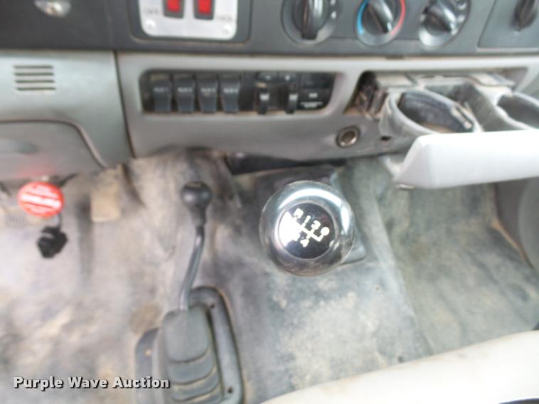 image for item DB0677 2007 Ford F350 Super Duty Crew Cab utility bed pickup truck