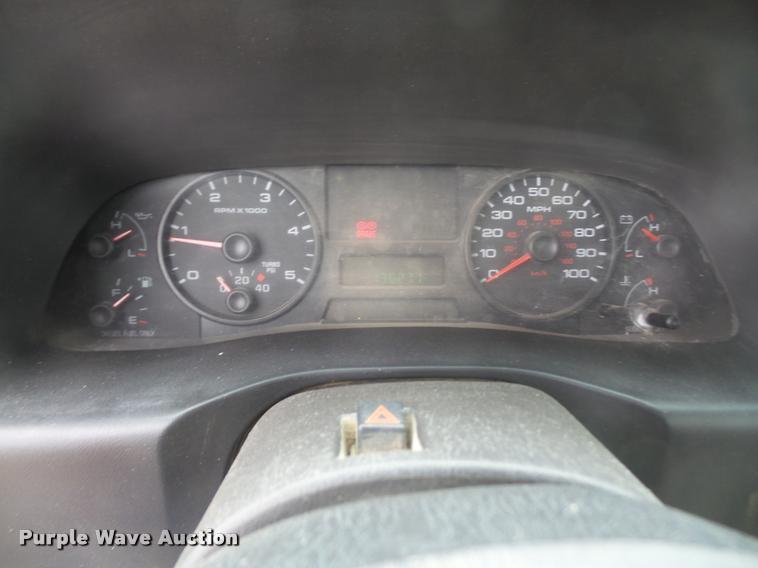 image for item DB0677 2007 Ford F350 Super Duty Crew Cab utility bed pickup truck