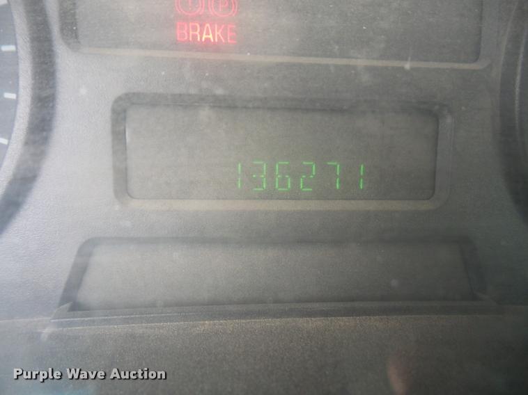 image for item DB0677 2007 Ford F350 Super Duty Crew Cab utility bed pickup truck