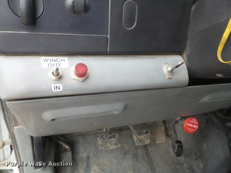 image for item DB0677 2007 Ford F350 Super Duty Crew Cab utility bed pickup truck