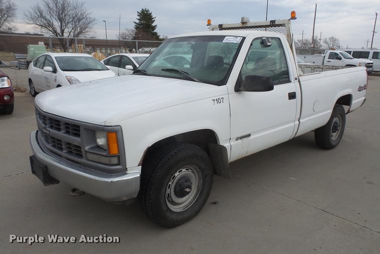 image for item DB0681 1998 Chevrolet 1500 pickup truck