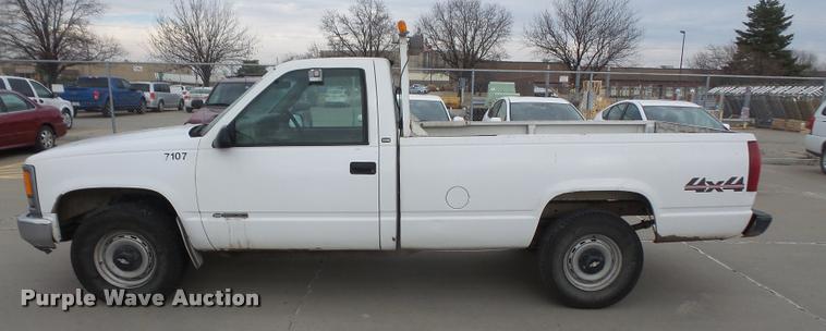image for item DB0681 1998 Chevrolet 1500 pickup truck