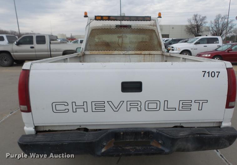 image for item DB0681 1998 Chevrolet 1500 pickup truck