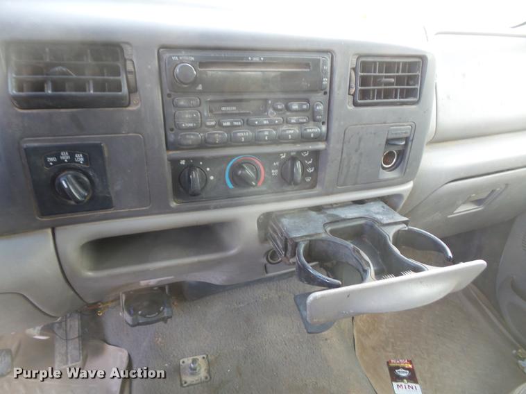 image for item DB0688 1999 Ford F350 Super Duty Crew Cab pickup truck