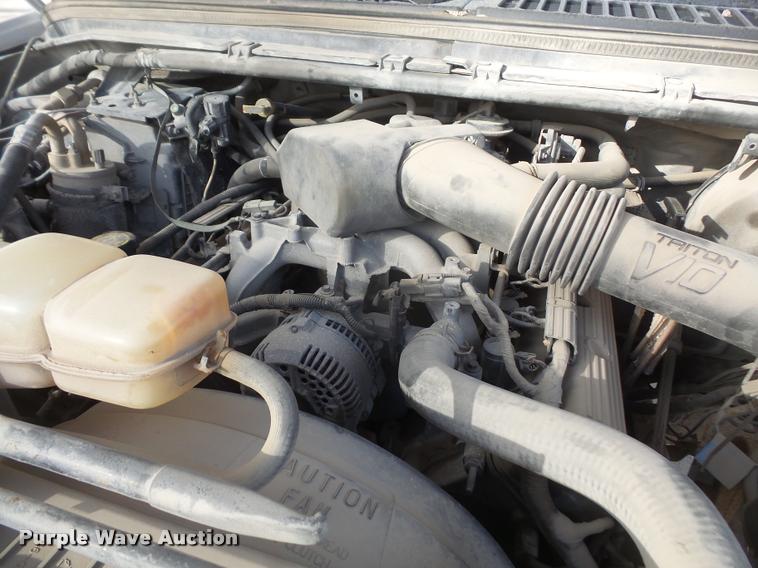 image for item DB0688 1999 Ford F350 Super Duty Crew Cab pickup truck