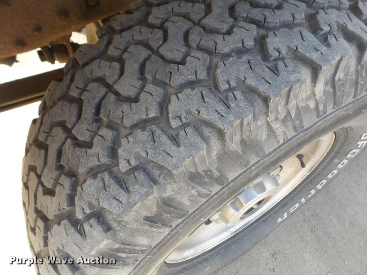 image for item DB0688 1999 Ford F350 Super Duty Crew Cab pickup truck