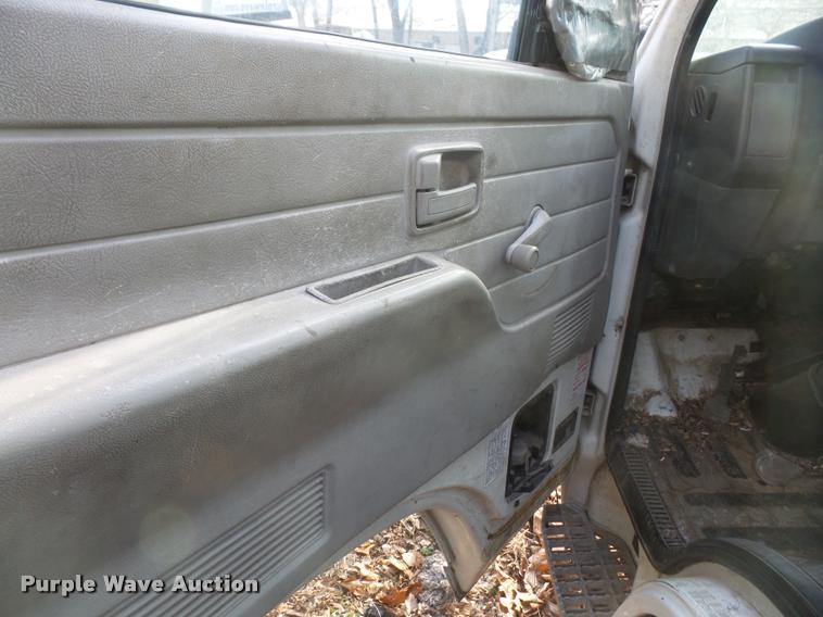 image for item DB0689 1993 Isuzu NPR flatbed truck