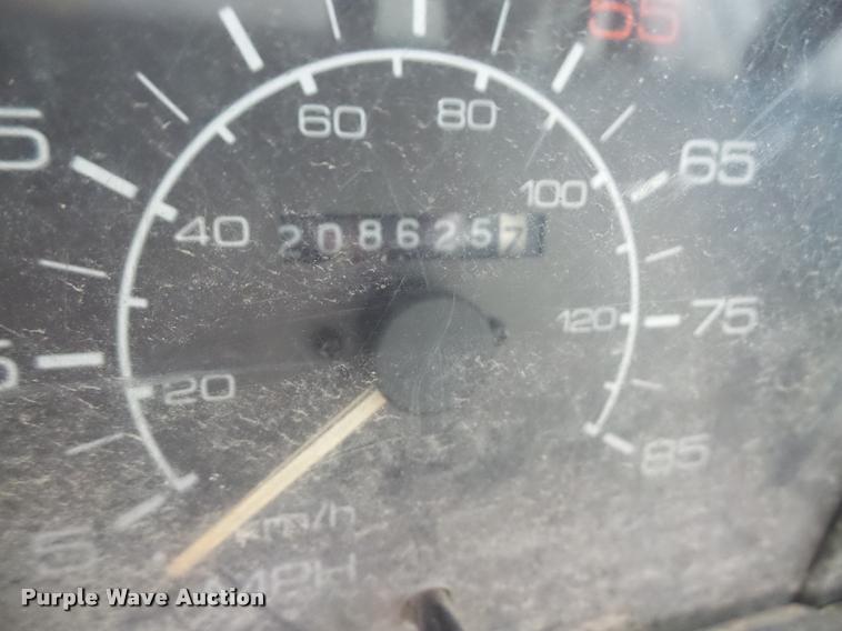 image for item DB0689 1993 Isuzu NPR flatbed truck