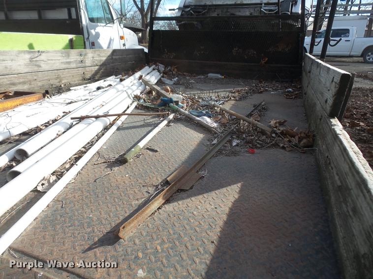 image for item DB0689 1993 Isuzu NPR flatbed truck