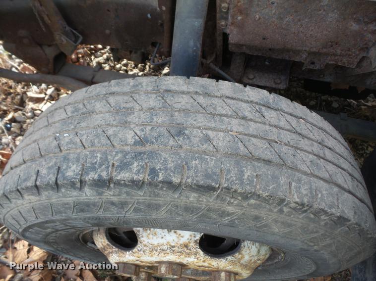 image for item DB0689 1993 Isuzu NPR flatbed truck