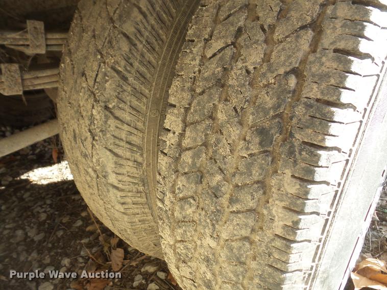 image for item DB0689 1993 Isuzu NPR flatbed truck