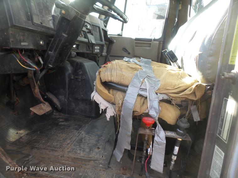 image for item DB0691 1992 International 4900 dump truck