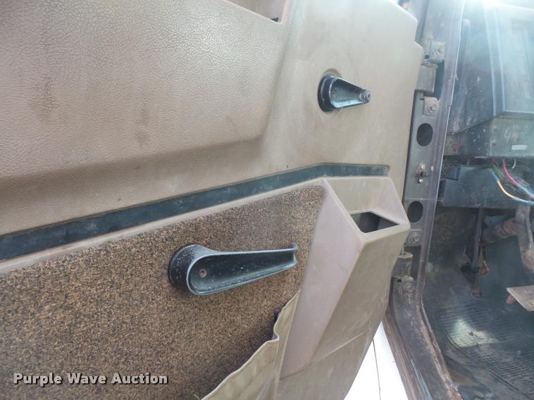 image for item DB0691 1992 International 4900 dump truck