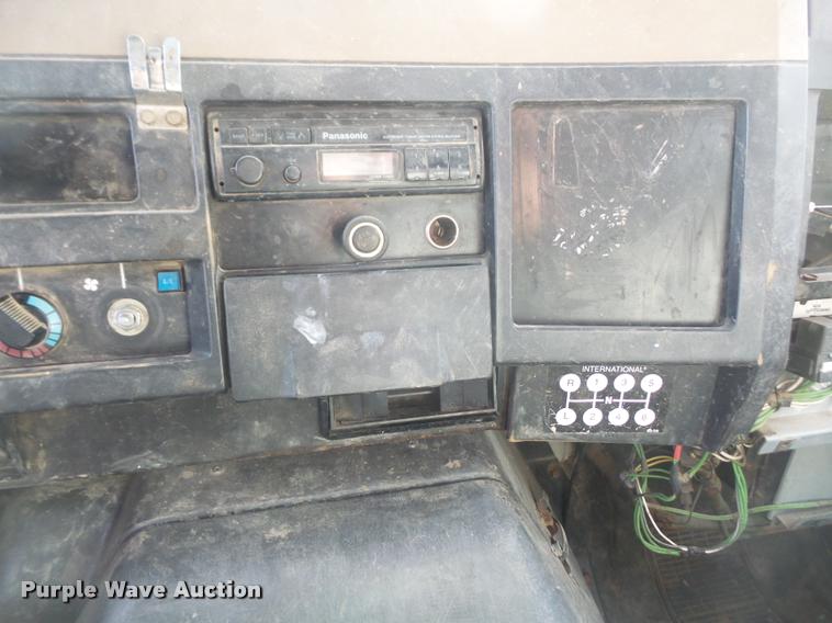 image for item DB0691 1992 International 4900 dump truck