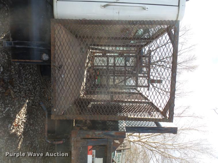 image for item DB0691 1992 International 4900 dump truck