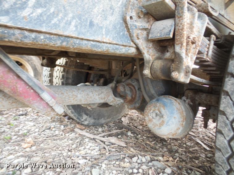 image for item DB0691 1992 International 4900 dump truck