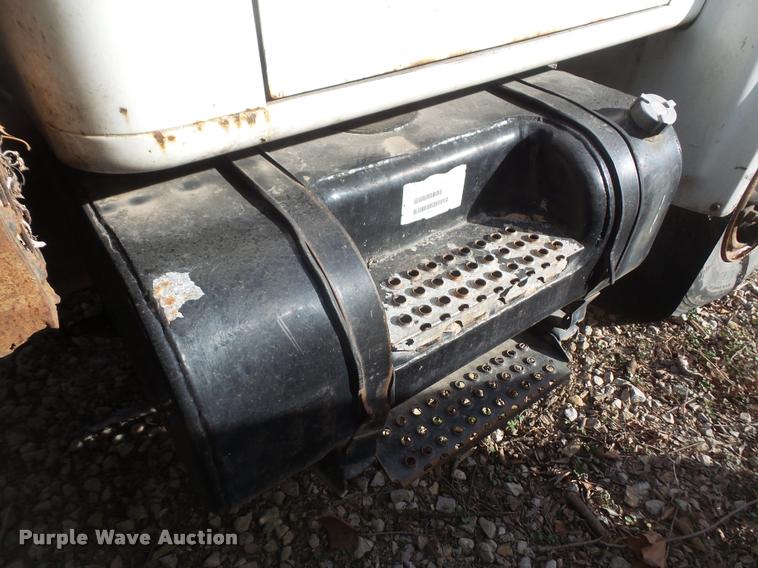 image for item DB0691 1992 International 4900 dump truck