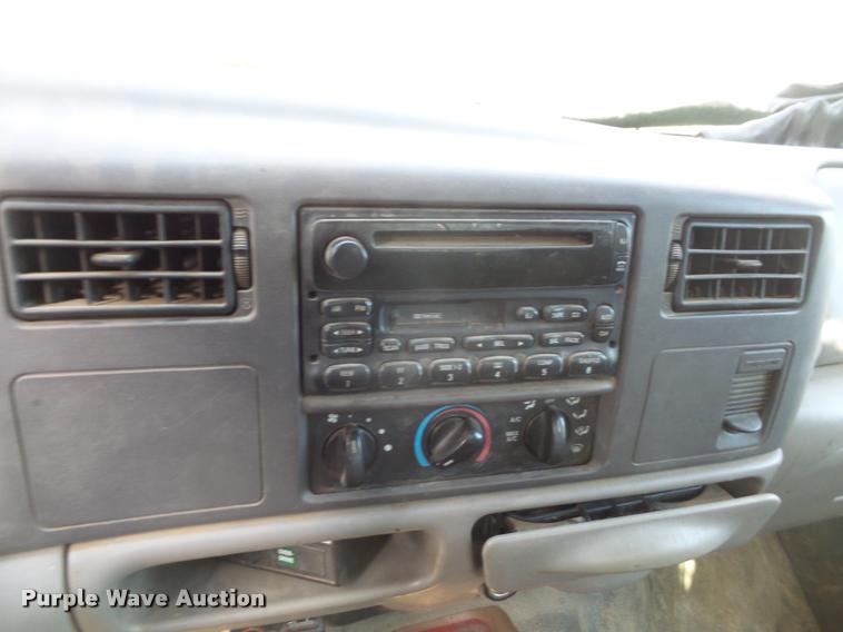 image for item DB0692 1999 Ford F450 Super Duty dump truck