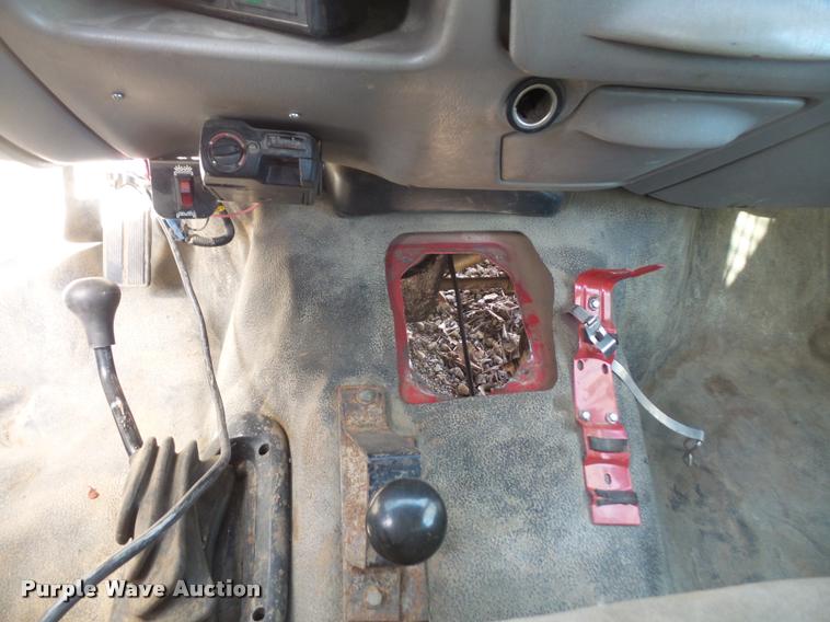 image for item DB0692 1999 Ford F450 Super Duty dump truck