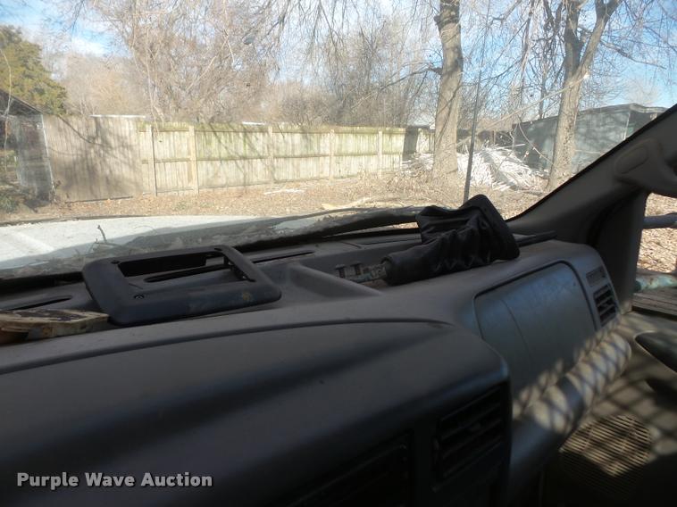 image for item DB0692 1999 Ford F450 Super Duty dump truck