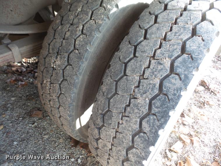 image for item DB0692 1999 Ford F450 Super Duty dump truck