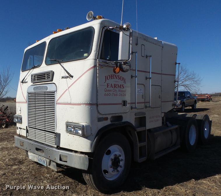 image for item DB1265 1986 Freightliner semi truck