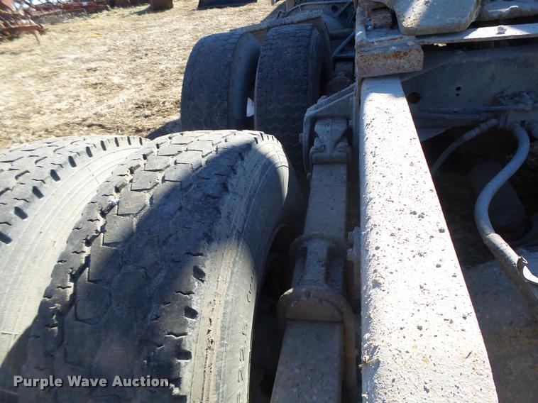 image for item DB1265 1986 Freightliner semi truck