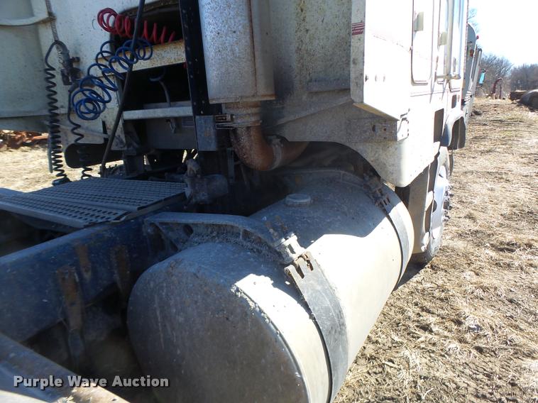 image for item DB1265 1986 Freightliner semi truck