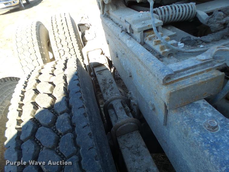 image for item DB1265 1986 Freightliner semi truck