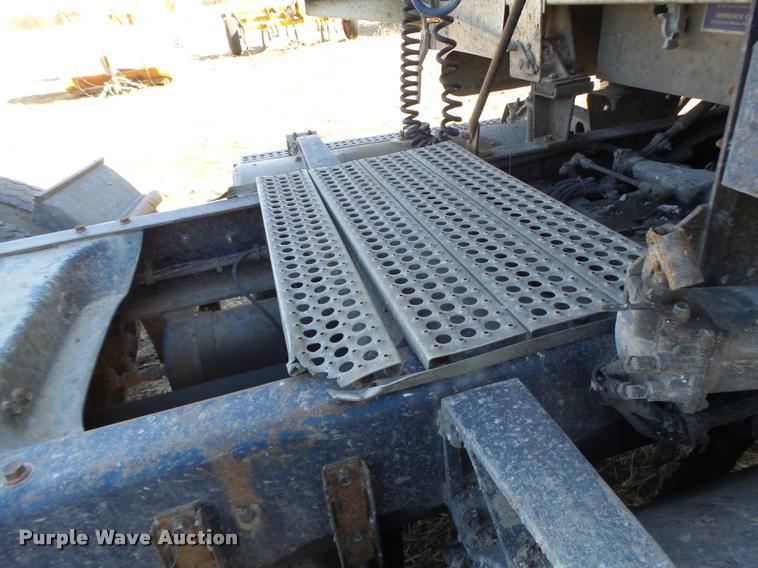 image for item DB1265 1986 Freightliner semi truck