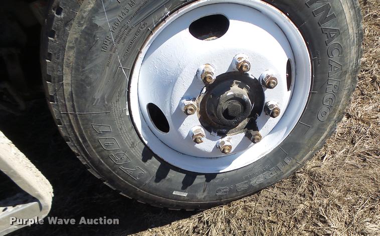 image for item DB1265 1986 Freightliner semi truck