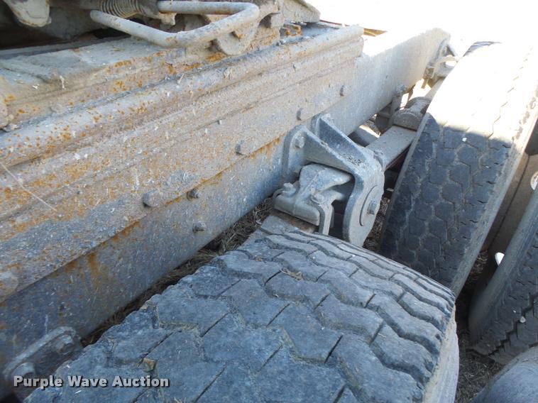 image for item DB1265 1986 Freightliner semi truck