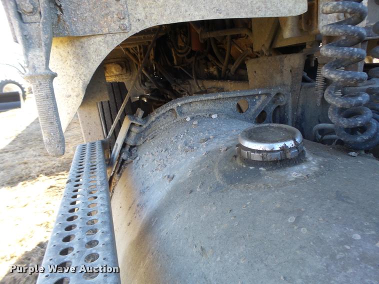 image for item DB1265 1986 Freightliner semi truck