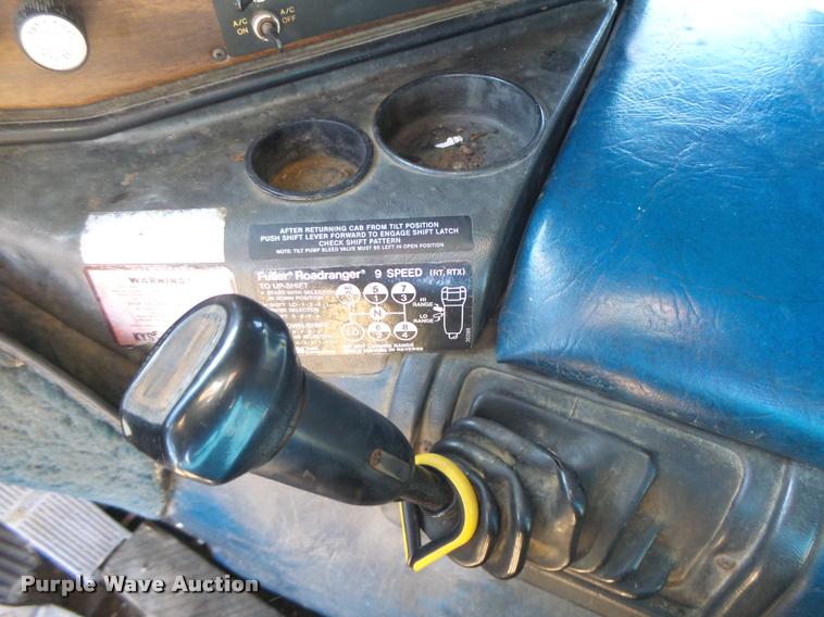 image for item DB1265 1986 Freightliner semi truck