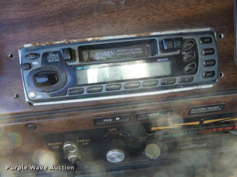 image for item DB1265 1986 Freightliner semi truck