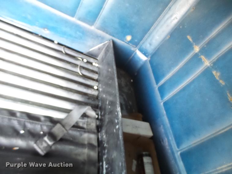 image for item DB1265 1986 Freightliner semi truck