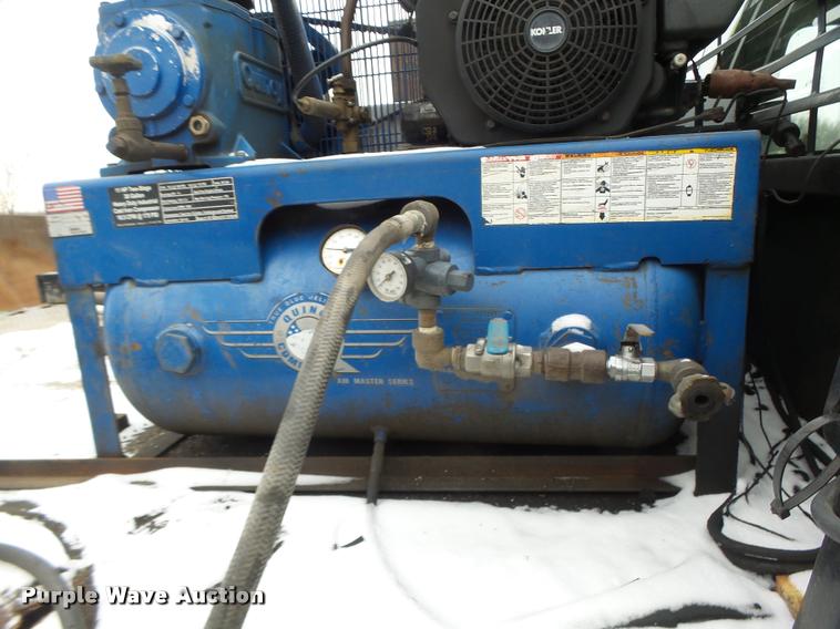 image for item DB1268 2006 Chevrolet Silverado 3500 flatbed pickup truck