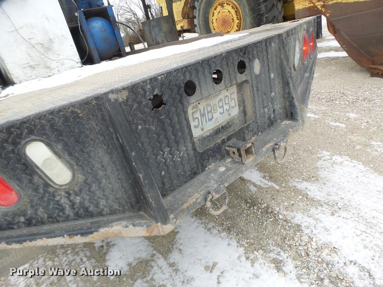 image for item DB1268 2006 Chevrolet Silverado 3500 flatbed pickup truck